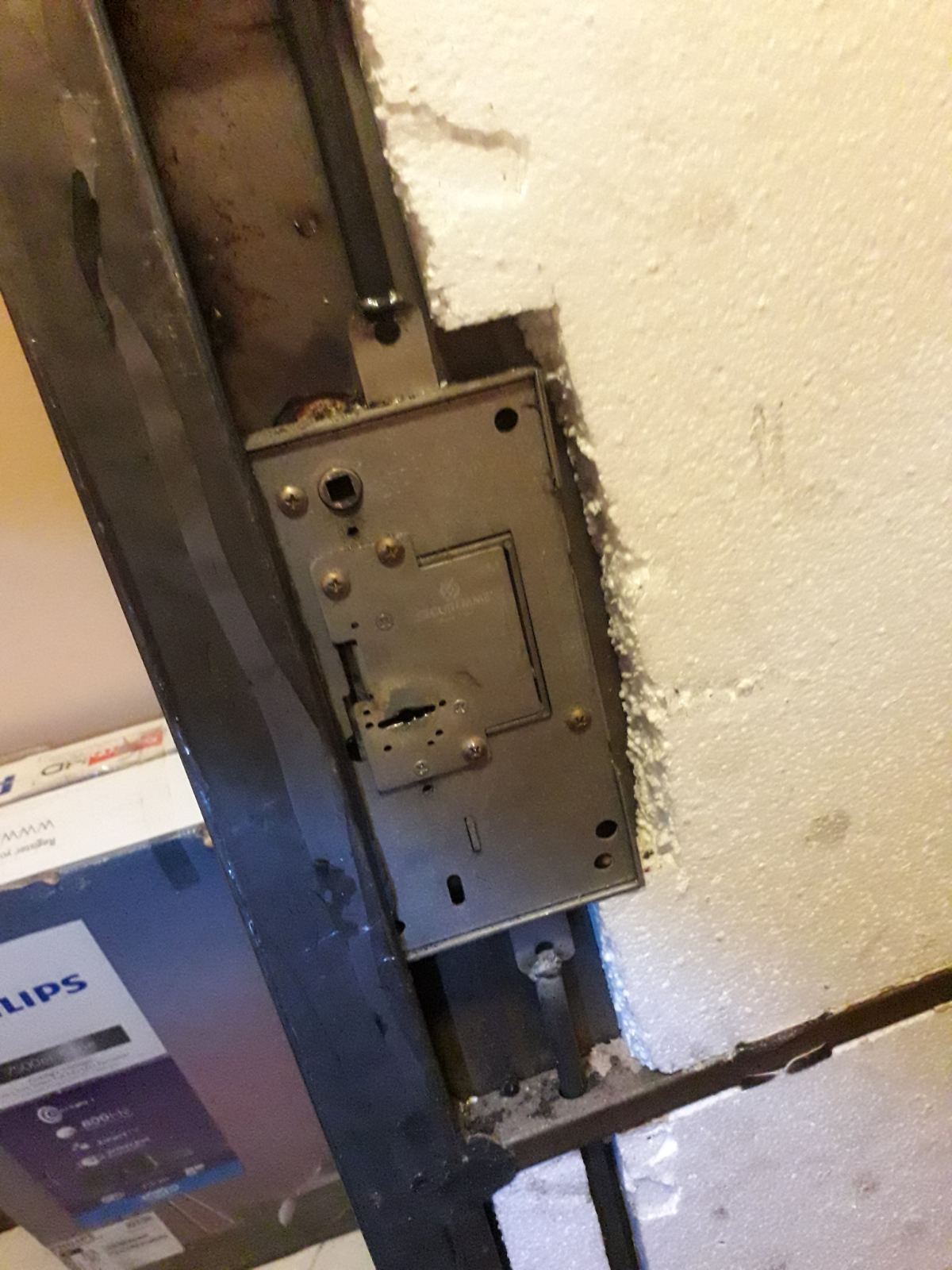 Ремонт и смяна на брави