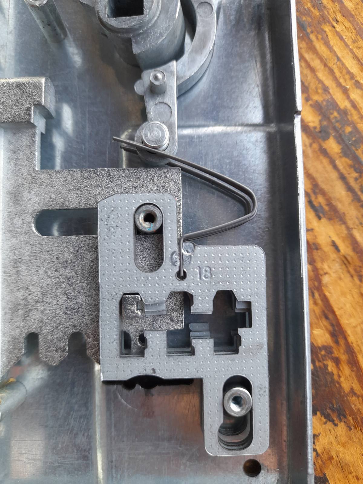 Ремонт и смяна на брави