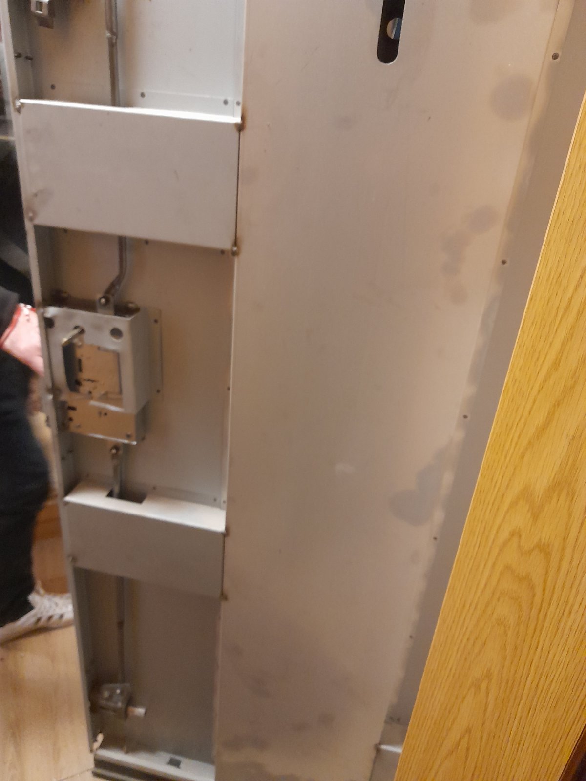 Отключване на каси и сейфове